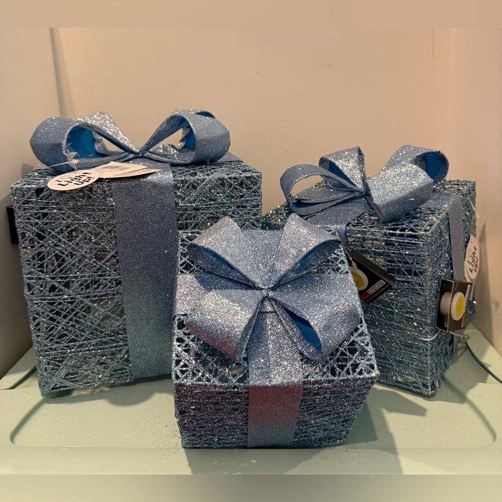 LAST SET!! Elegant Light Up Glitter Blue Gift Boxes- Set of 3- NWT